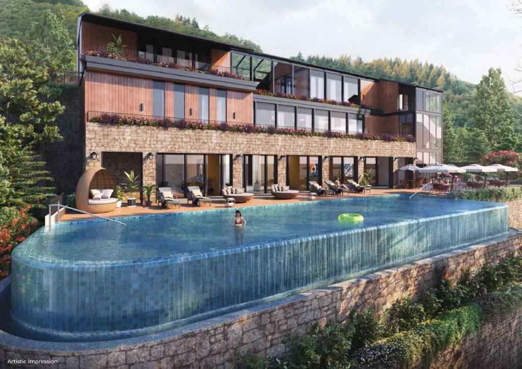 Common infinity swimming pool at Greenhill Club